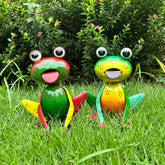Cruis Cuka metal frogs front view for bright outdoor charm and weather-ready garden decor
