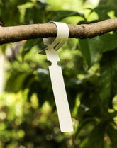 DaTpuik white plant tags wrap around trees for quick identification and long-lasting labeling.