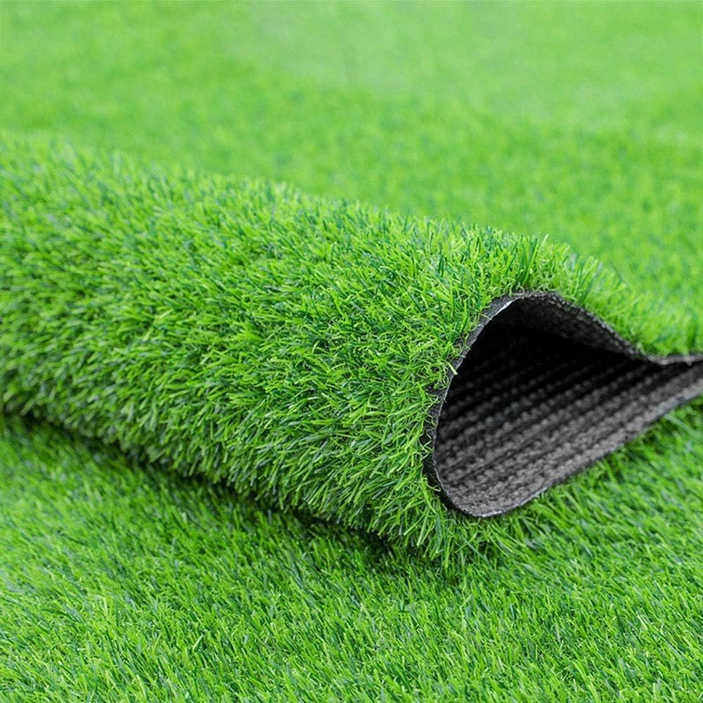 Fasmov green artificial grass rug close-up texture for a soft, natural look