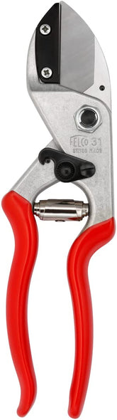 FELCO F31 pruning shears with anvil blade cutting hard wood smoothly