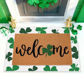 FYSUIMU doormat with welcome text and St Patrick's motif, ideal for greeting guests.