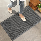HIYARD sturdy front door mat absorbs moisture to keep floors dry.