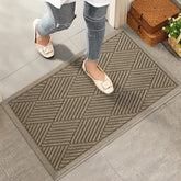 HIYARD sturdy front door mat with absorbent water capture keeps entry clean.