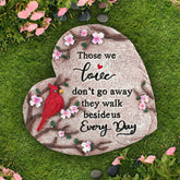 Jazcimdo heart-shaped memorial stone with cardinal motif for garden remembrance