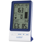 La Crosse 724-1415BL digital display with real-time rainfall data.