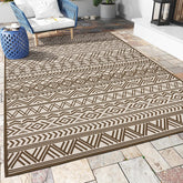 MontVoo outdoor rug 8x10 flatweave texture for patio seating and style.