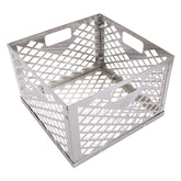 Oklahoma Joe's firebox basket in stainless steel for even heat distribution.