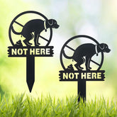 OUUJUOZ No Dog Poop Sign for Yard clearly marks a poop-free zone.