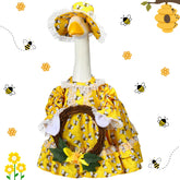 Soulchen bee goose outfit with dress, hat, and wreath adds spring charm to your porch.