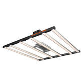 Spider Farmer SE5000 bar light provides even canopy coverage for a 4x4 ft grow space