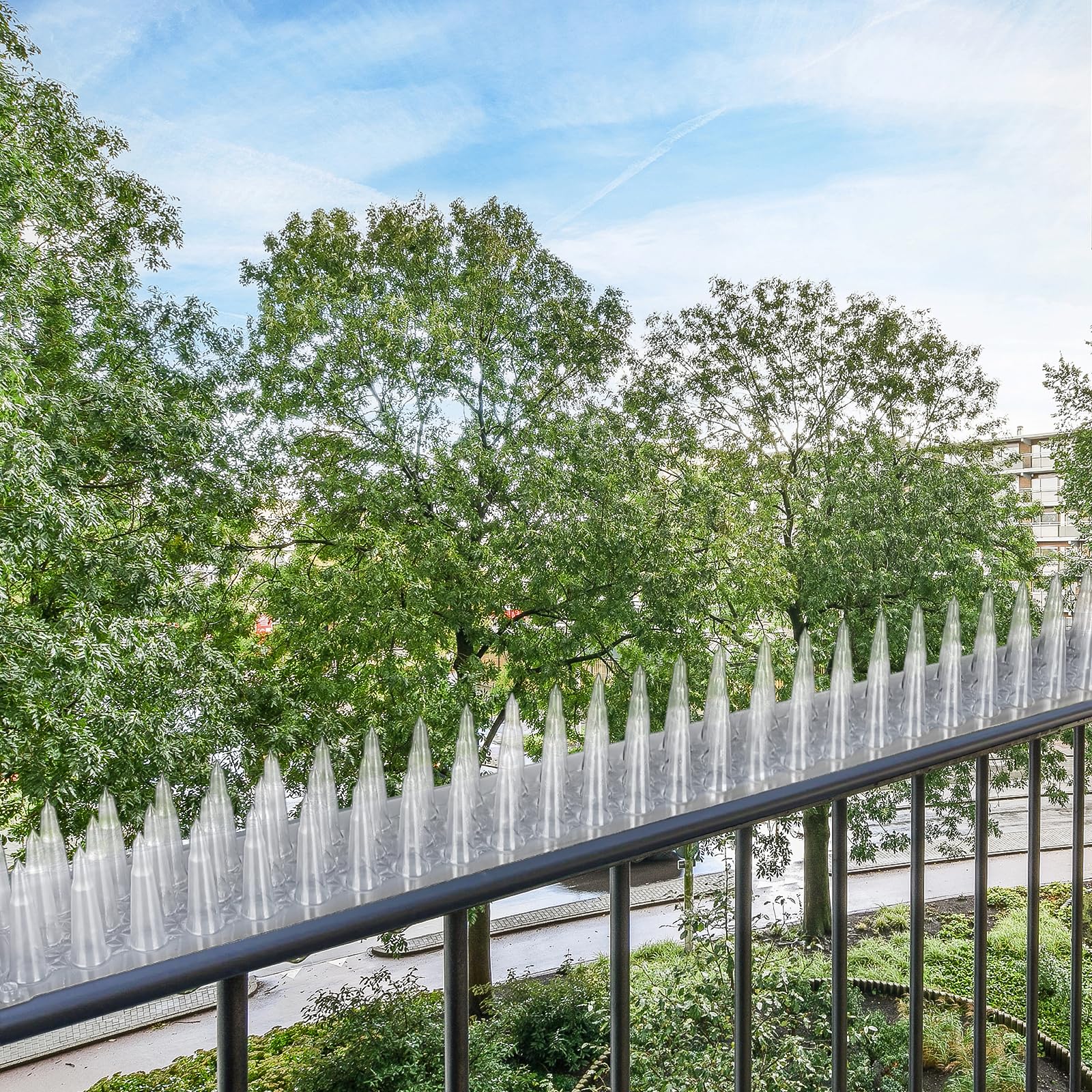 3 BUZZLETT weather-resistant PVC material withstands rain and sun.