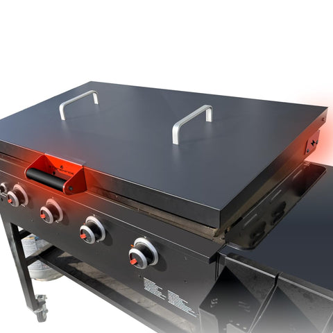 4 Mavericks StoneHinge hinged lid in use, trapping heat for even cooking