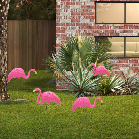 4E's Novelty flamingos resist fading and rust, ideal for year-round display.