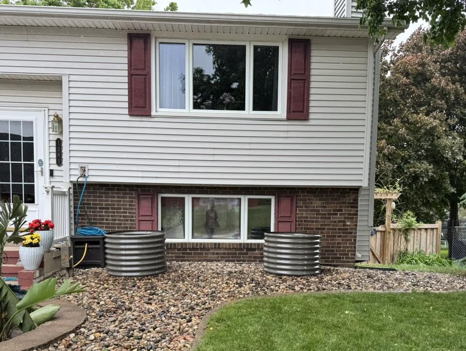 A ANLEOLIFE open-bottom drainage design supports moist soil for thriving plants