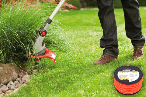 Garden setting image shows A ANLEOLIFE spool for lawn edging tasks