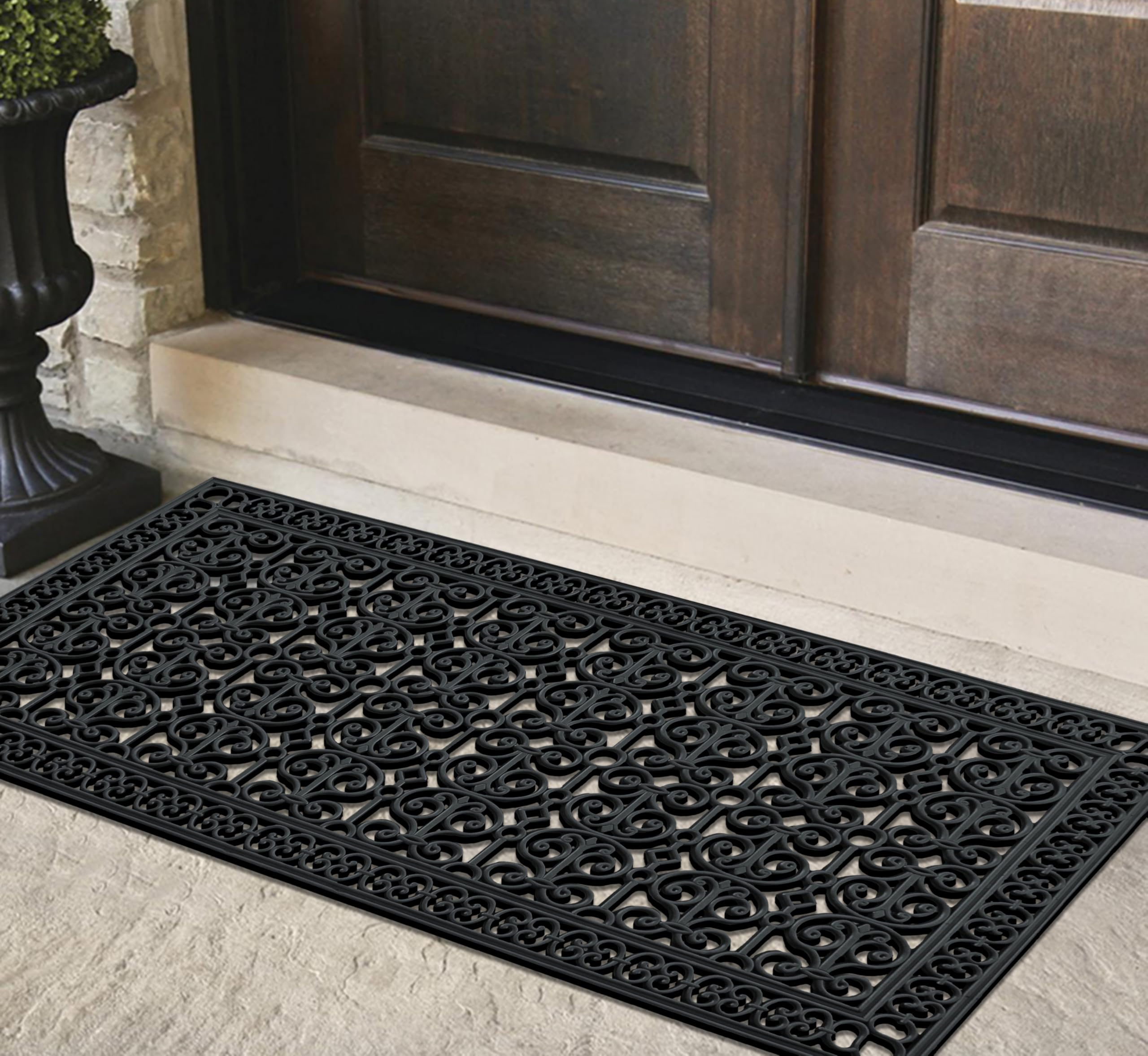 A1 Home Collections doormat scrapes shoes clean using open lattice pattern