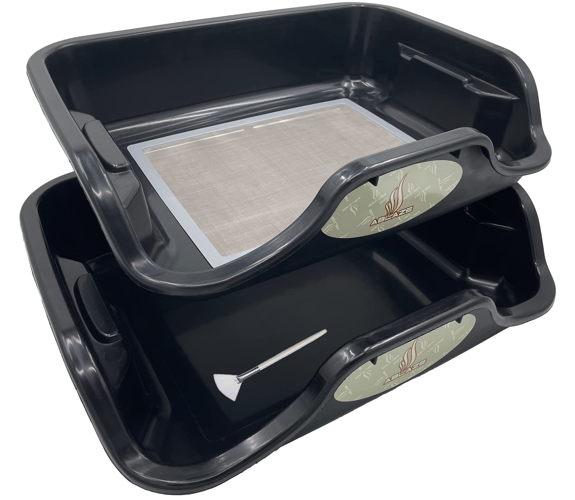 Ablaze tray front view with replaceable 150-micron screen for clean work
