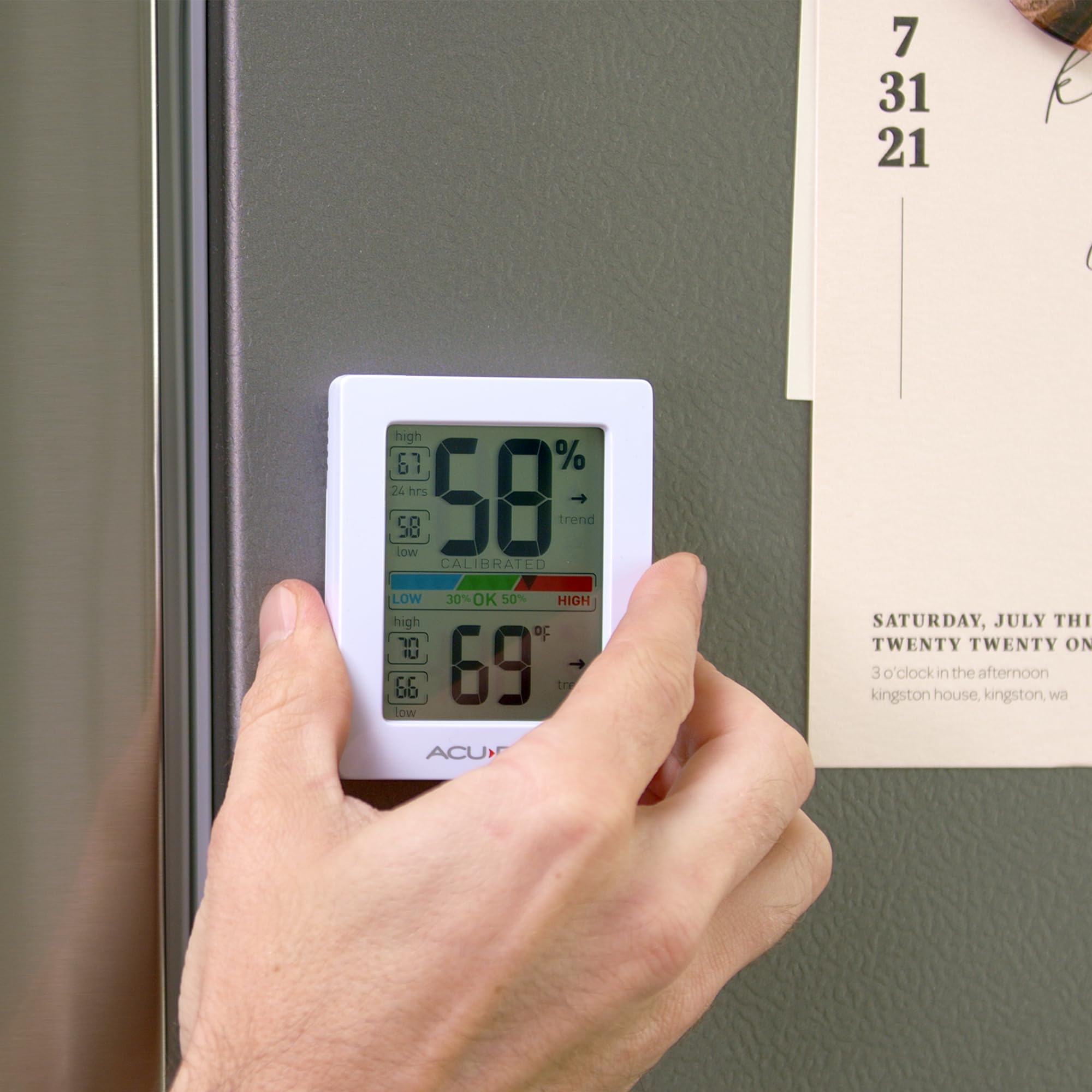 AcuRite comfort meter indicator highlights ideal humidity level at a glance