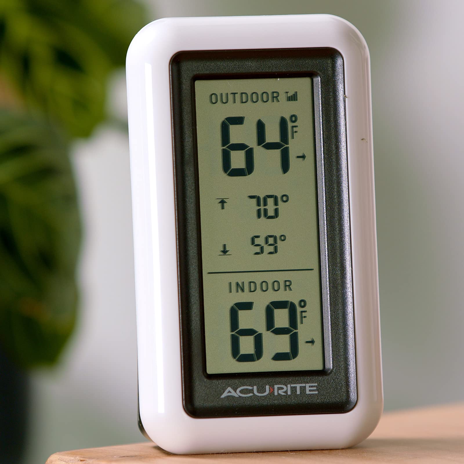 AcuRite shows daily high and low records over 24 hours