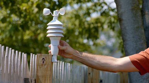 AcuRite Notos barometer shows pressure trends for weather awareness