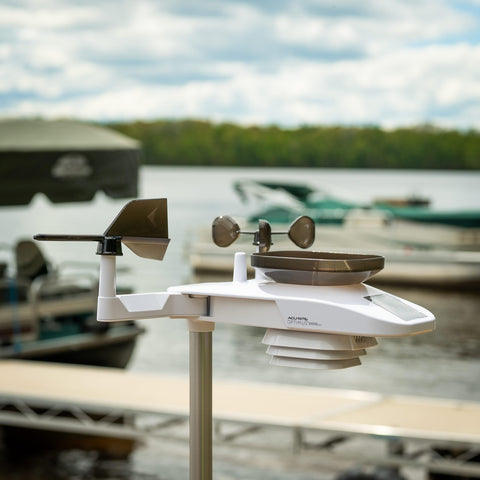 AcuRite Optimus aspirating fan improves temperature and humidity accuracy in real time.
