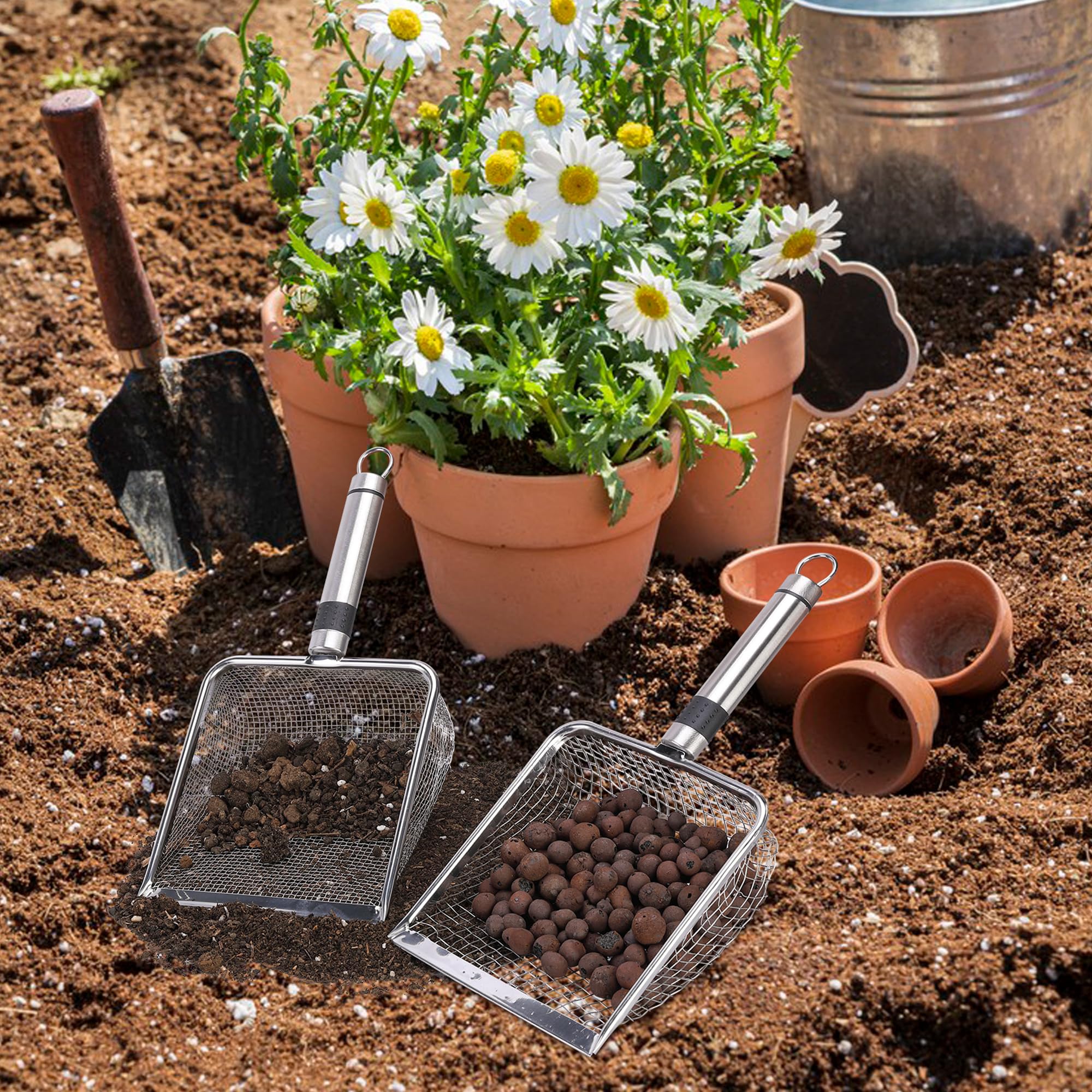 Adnee ergonomic handle design reduces fatigue during sifting tasks.