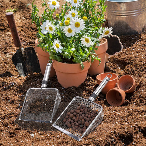 Adnee ergonomic handle design reduces fatigue during sifting tasks.