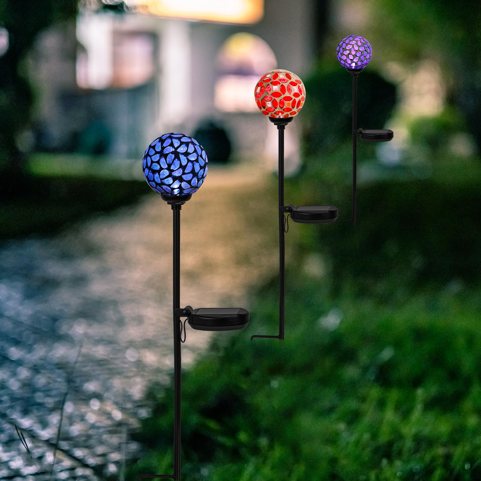 Afirst colorful garden ambiance lights up evenings with playful color.