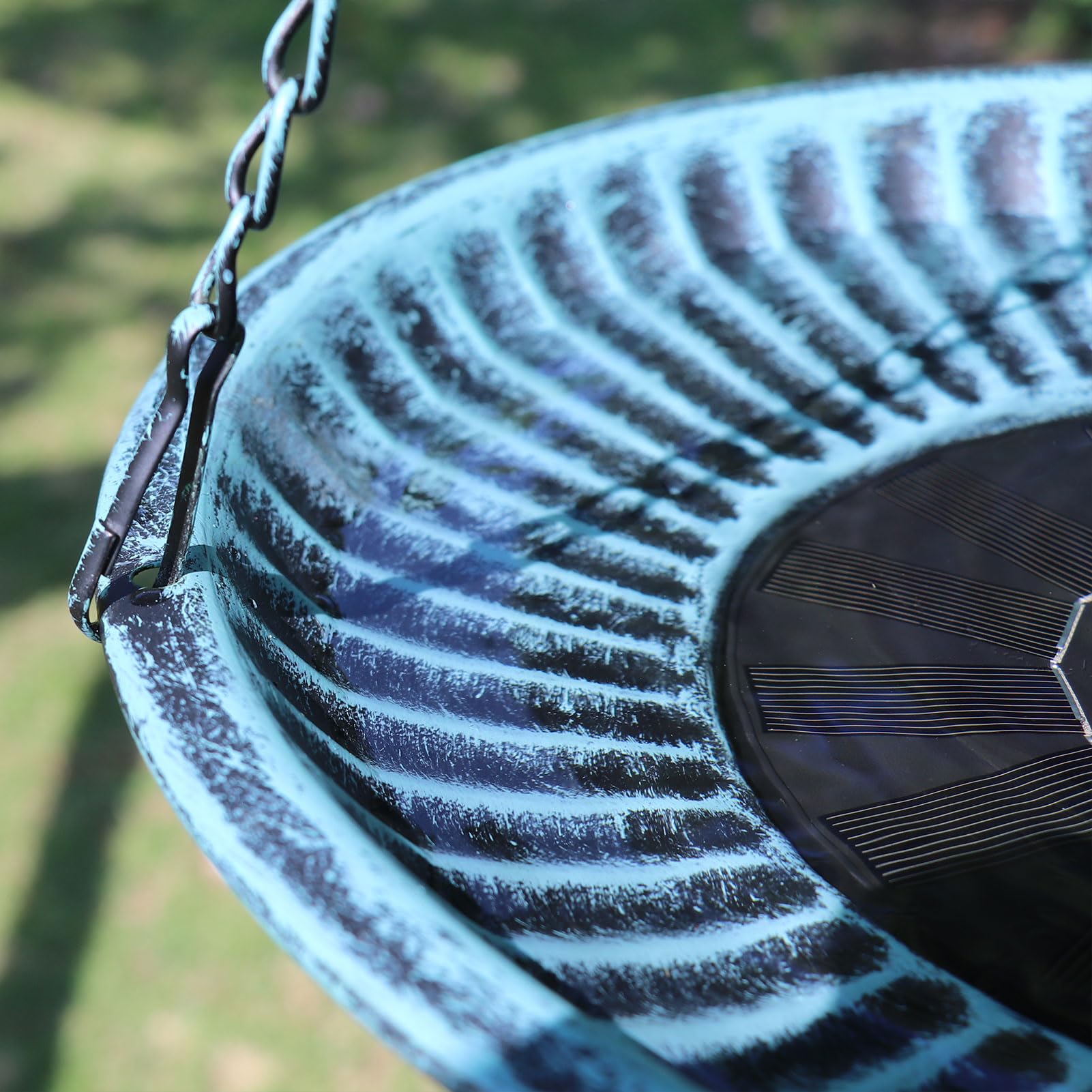 AIHAOKAN large capacity 12 inch diameter bird bath ready for visitors