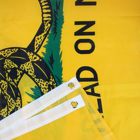 Aisto flag set includes Gadsden flag, bold symbol for patios or walls.