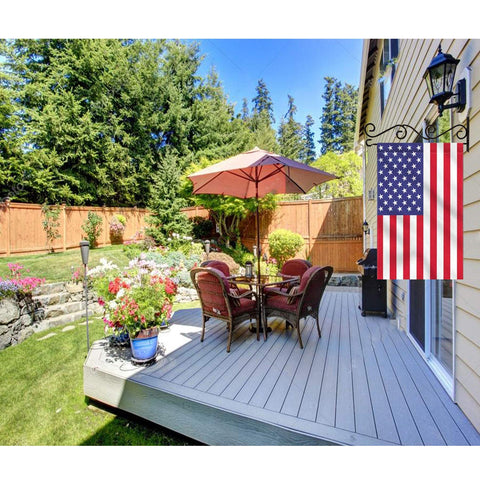 Akeydeco Rust-proof metal flagpole resists weather for long-lasting displays.