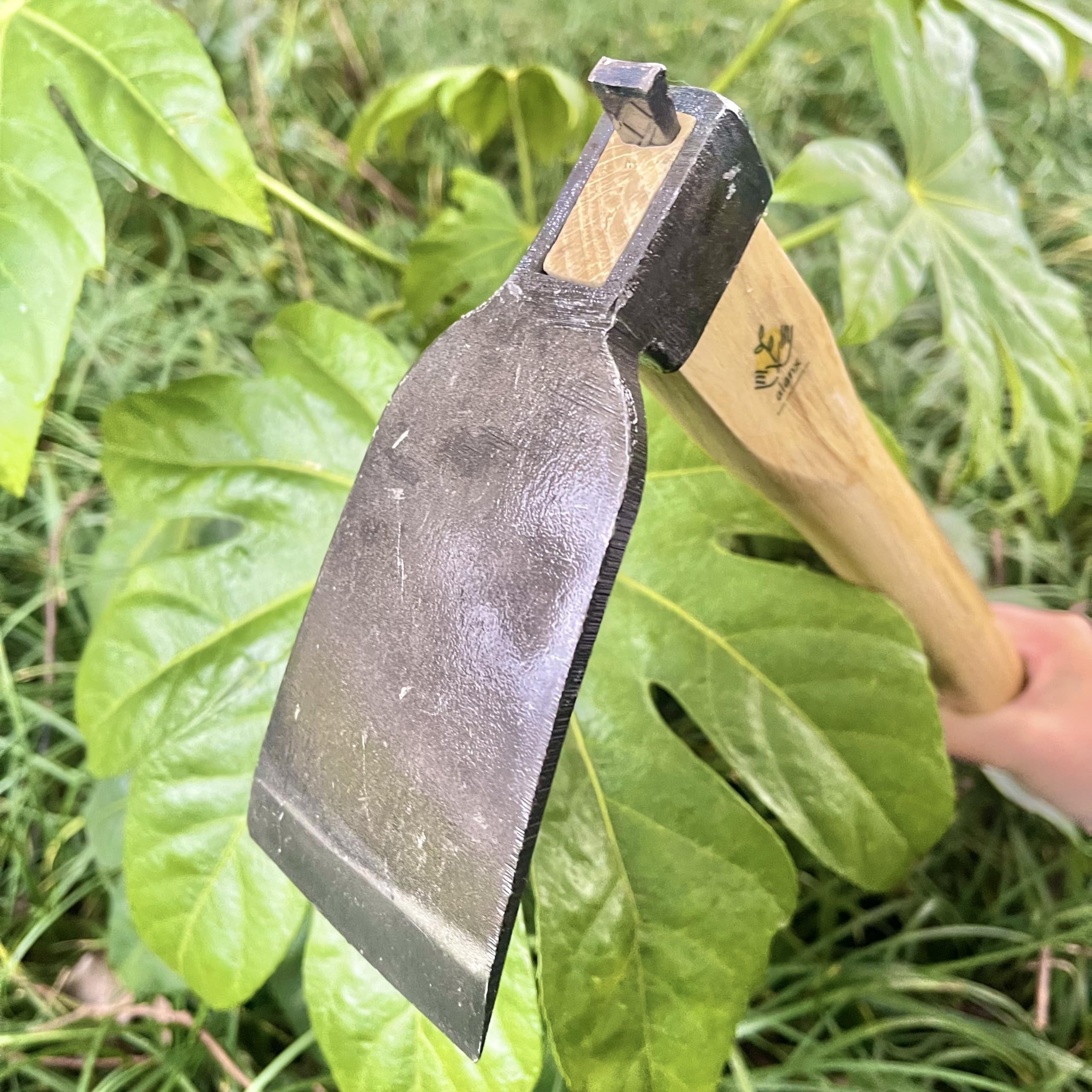 Alanx forged steel blade close-up illustrating lasting durability