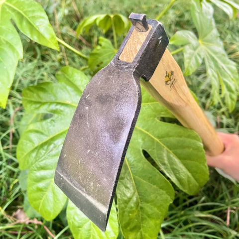 Alanx forged steel blade close-up illustrating lasting durability