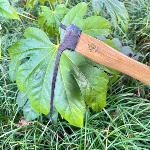 Alanx polished blade with natural wood finish for classic aesthetics