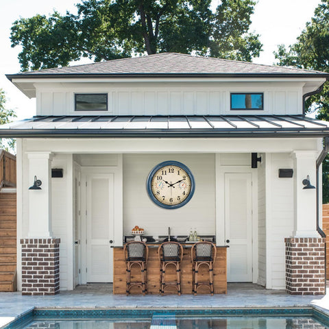 Alarllok large 16-inch dial ensures readable time from afar.