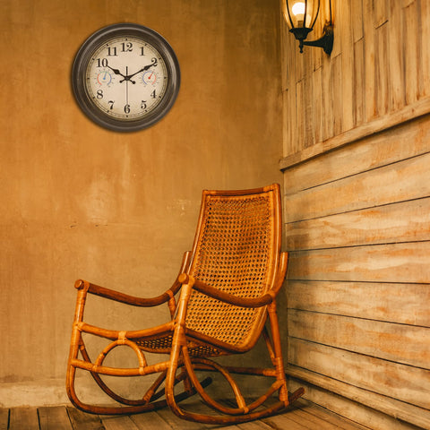 Alarllok quartz movement ensures reliable timekeeping outdoors.