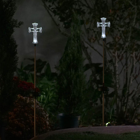Easy ground insertion makes setup quick for lawn, path, or sidewalk borders.