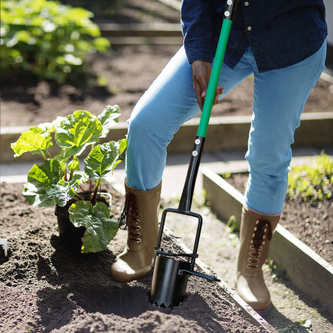 Altdorff pedal-action mechanism allows precise digging and soil release.