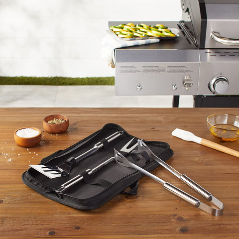 Amazon Basics grill fork during cooking with sturdy stainless steel