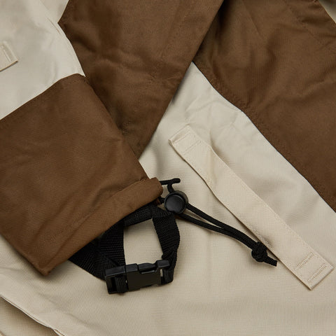 Amazon Basics cover features tough interlocking seams for added durability on windy days.