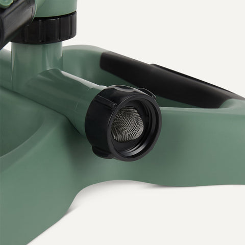 Amazon Basics lawn sprinkler shows universal 3/4-inch NH thread connection for hoses.