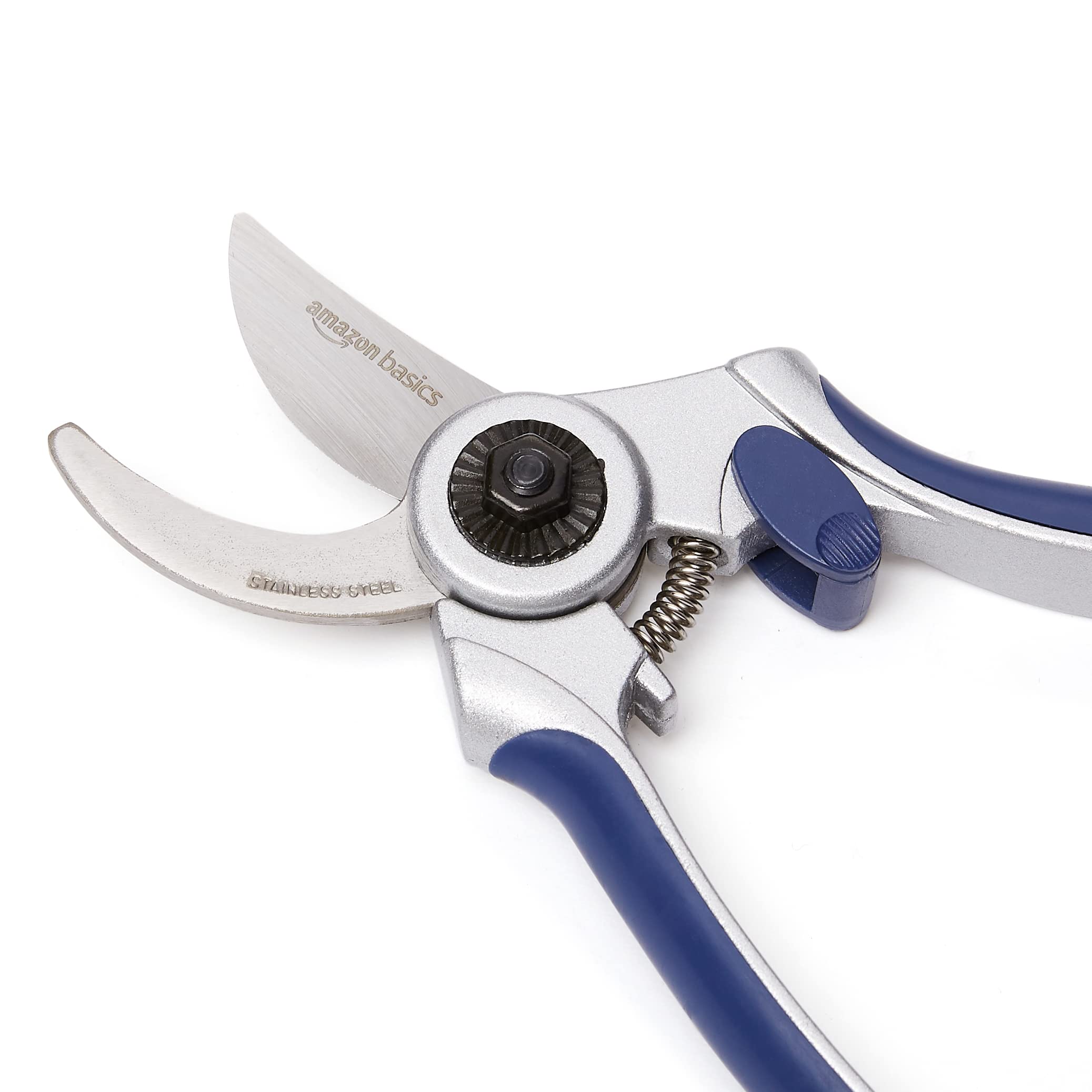 Amazon Basics blue coil spring detail highlights smooth cutting action