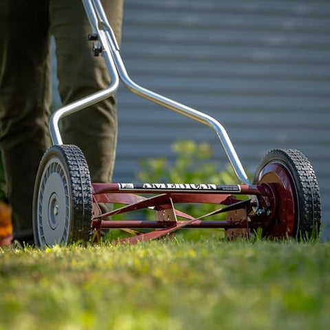 American Lawn Mower Company 1304-14 cutting action demonstrates clean, scissor-like cut.