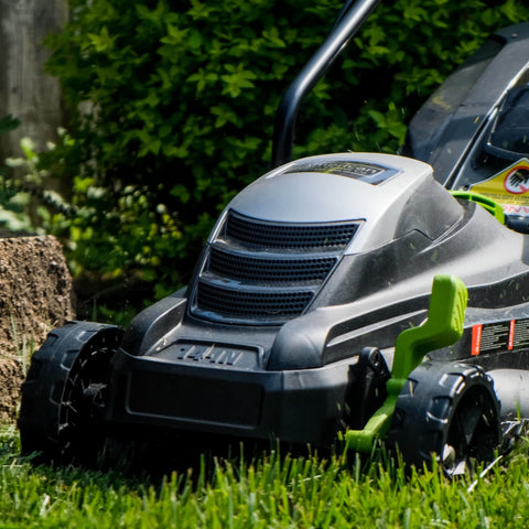 American Lawn Mower Company 50514 grass discharge area in action for neat edges