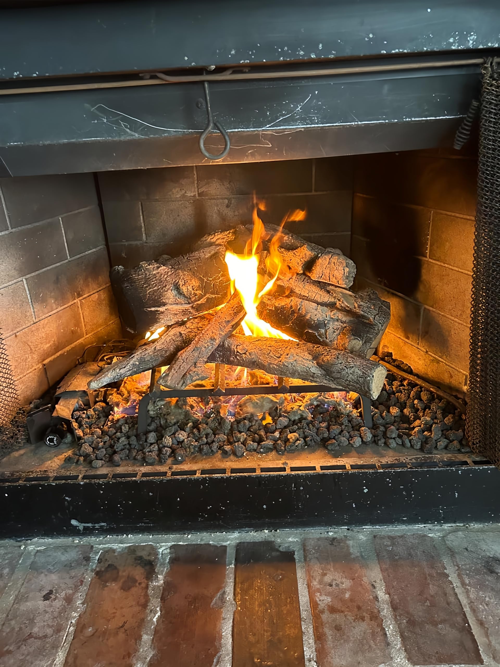 Americangaslogs fits 18-24 inch fireplaces