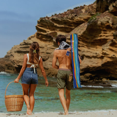 AMMSUN air-vented large umbrella enhances stability and airflow.
