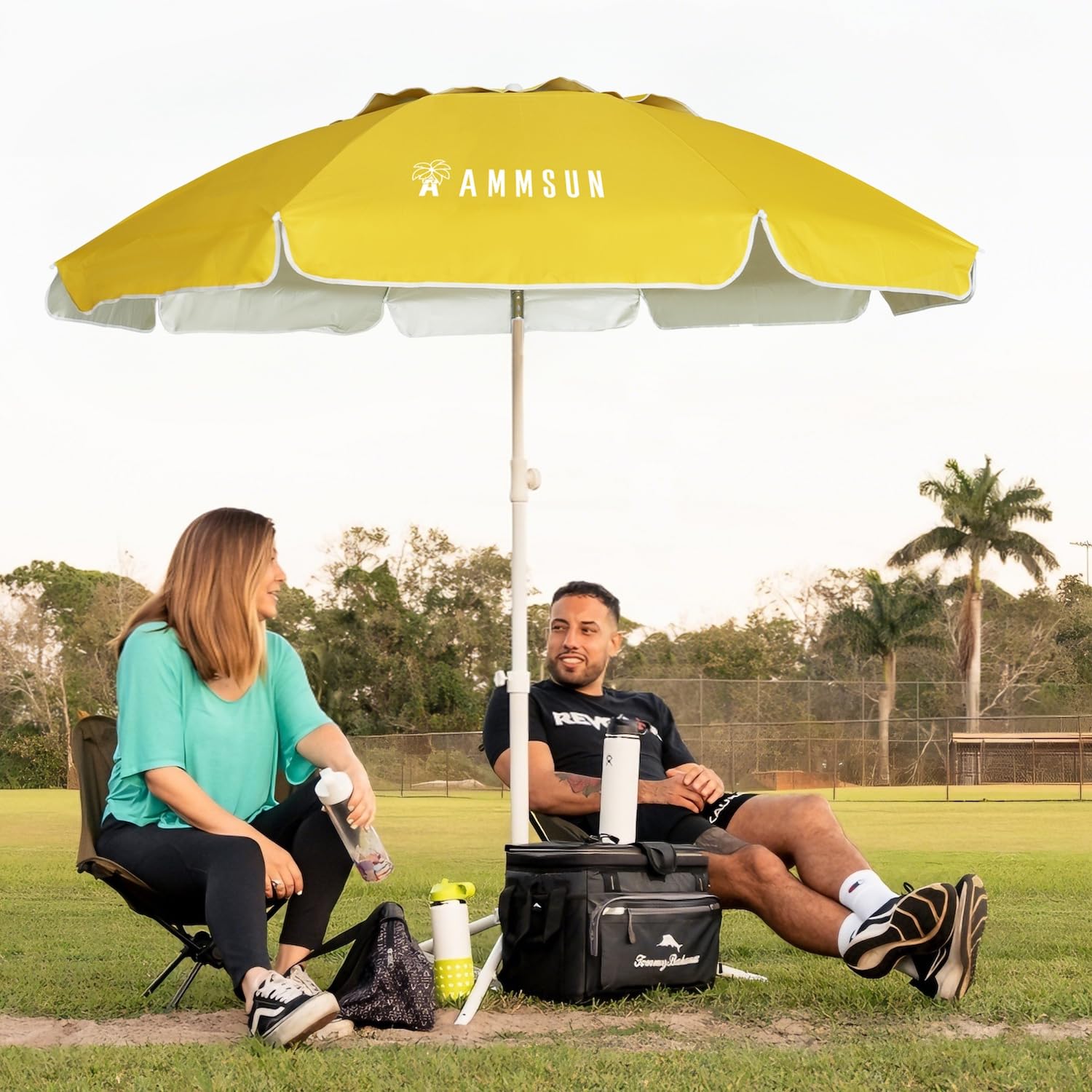 AMMSUN Shade Umbrella portable carry bag makes transport to games easy.