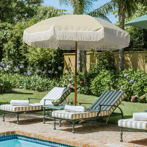 AMMSUN UPF50+ canopy blocks UV rays and keeps you cool under sun.