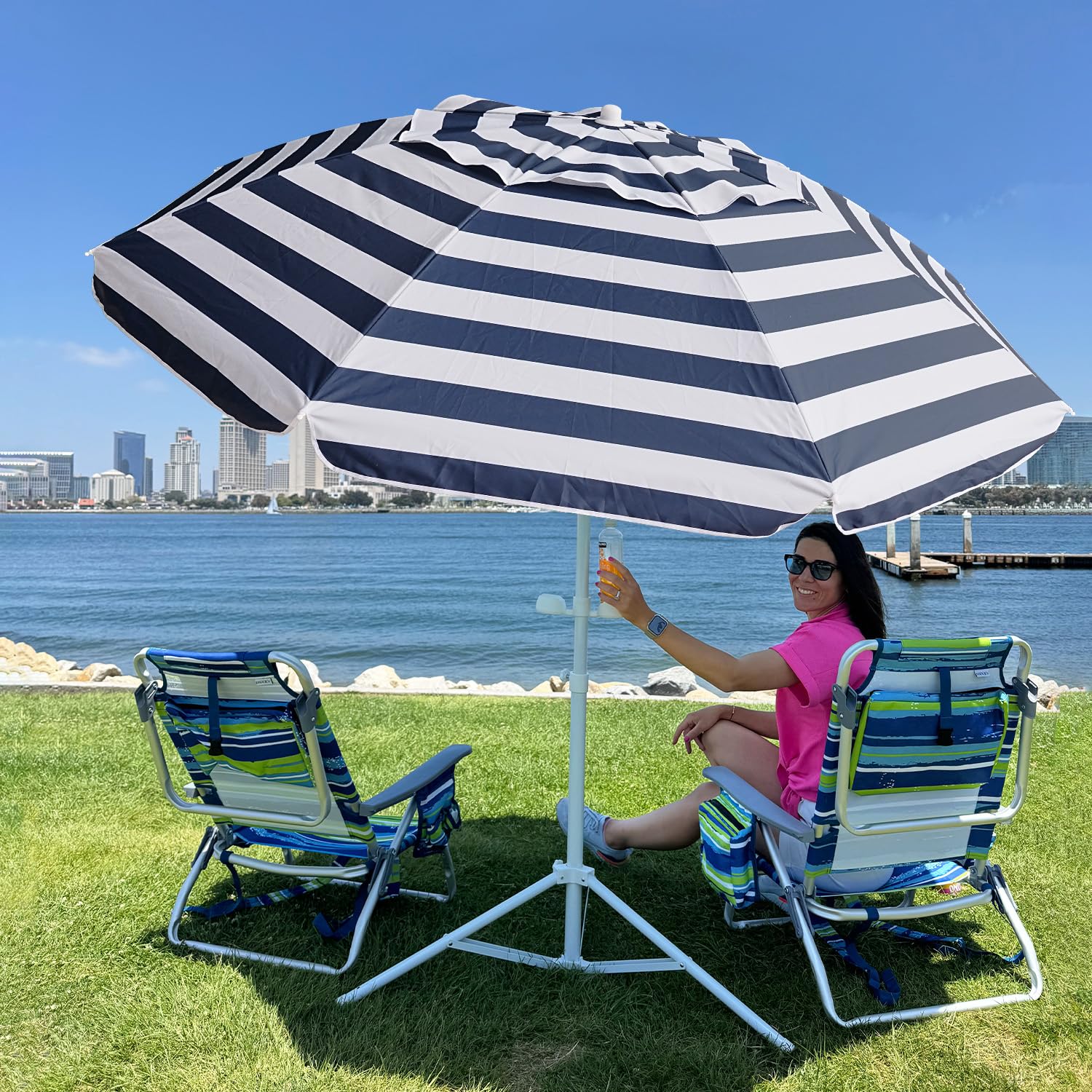 AMMSUN wind-stable tripod with vent helps resist gusts.