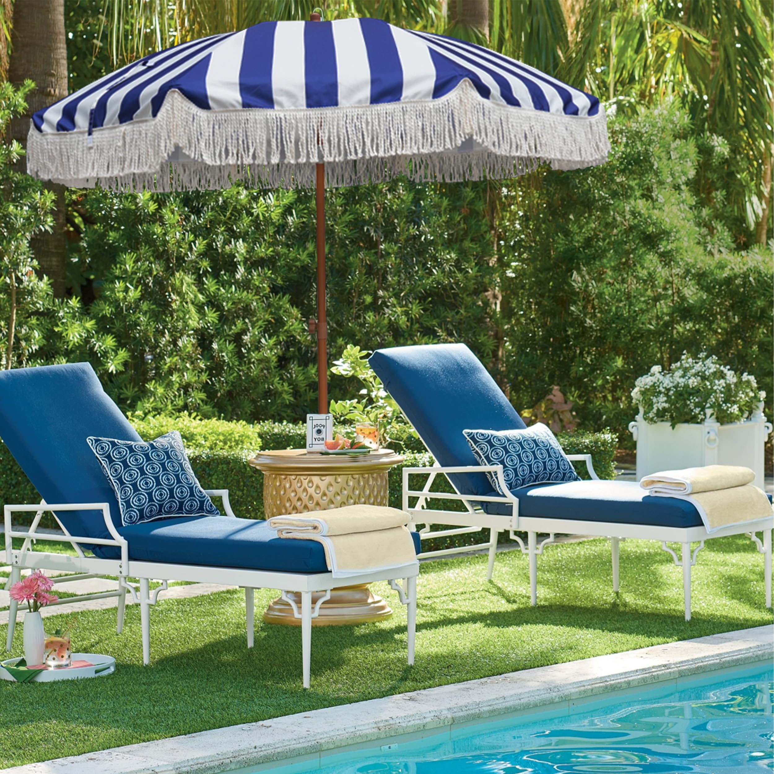 AMMSUN wood color pole with steel ribs provides sturdy support